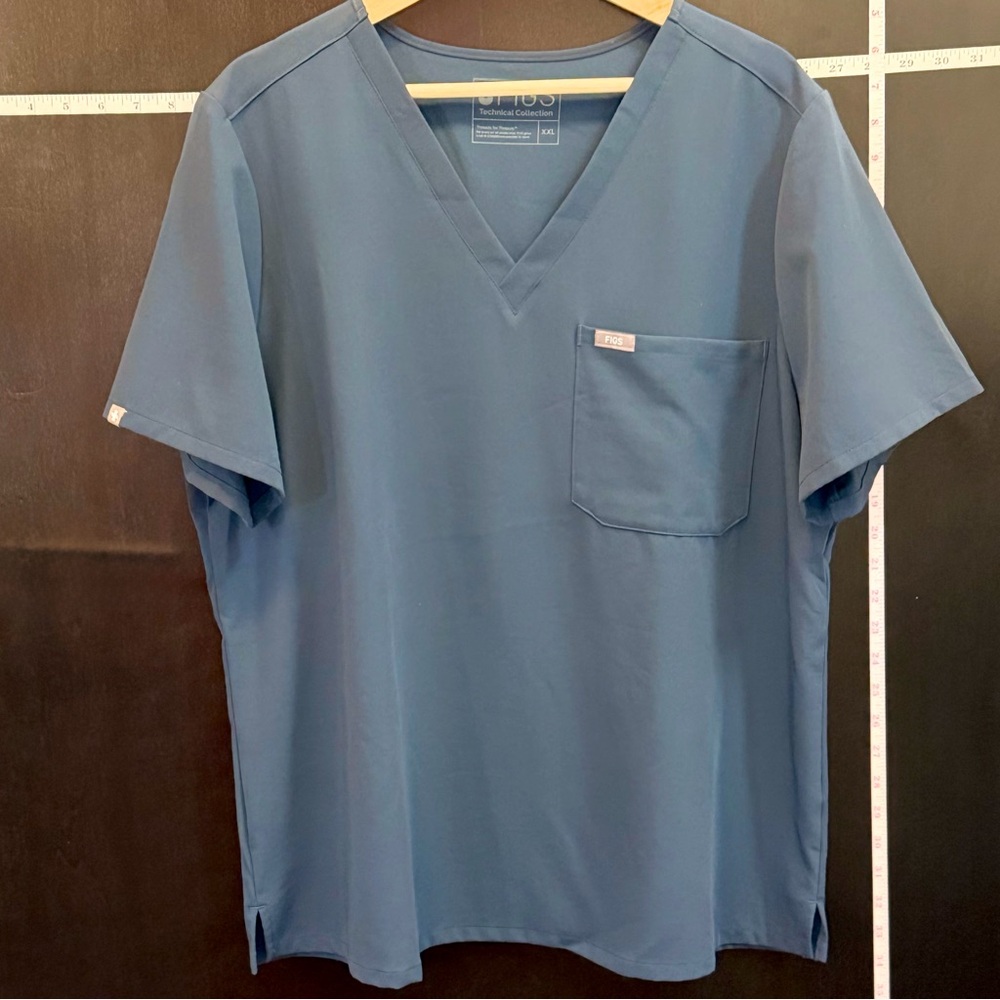 Figs Catarina Scrub Top in Dark Harbor - Picture 3 of 6